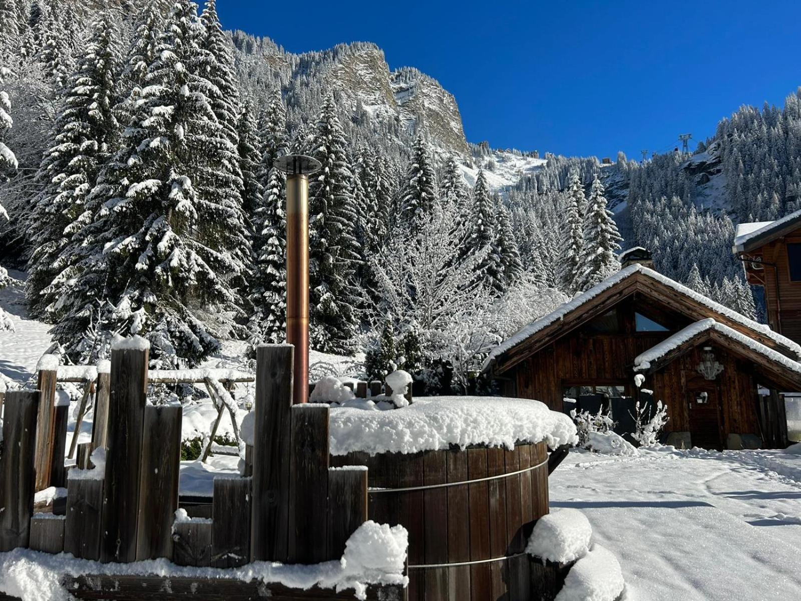 le A by neige et roc Hotell Morzine Eksteriør bilde